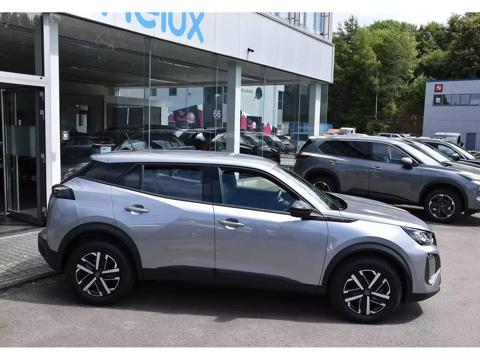 Peugeot 2008 1.2 Hybrid 145 e-DCS6 Style REGUL LANE PDC 1° MAIN - Photo 1
