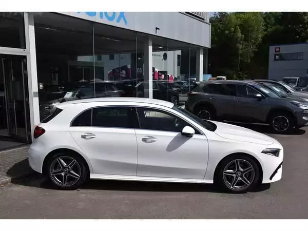 Mercedes-Benz A 200 AMG Line 7G-Tronic GPS LANE CAM PARK KEYLESS 1° MAIN - Photo 2
