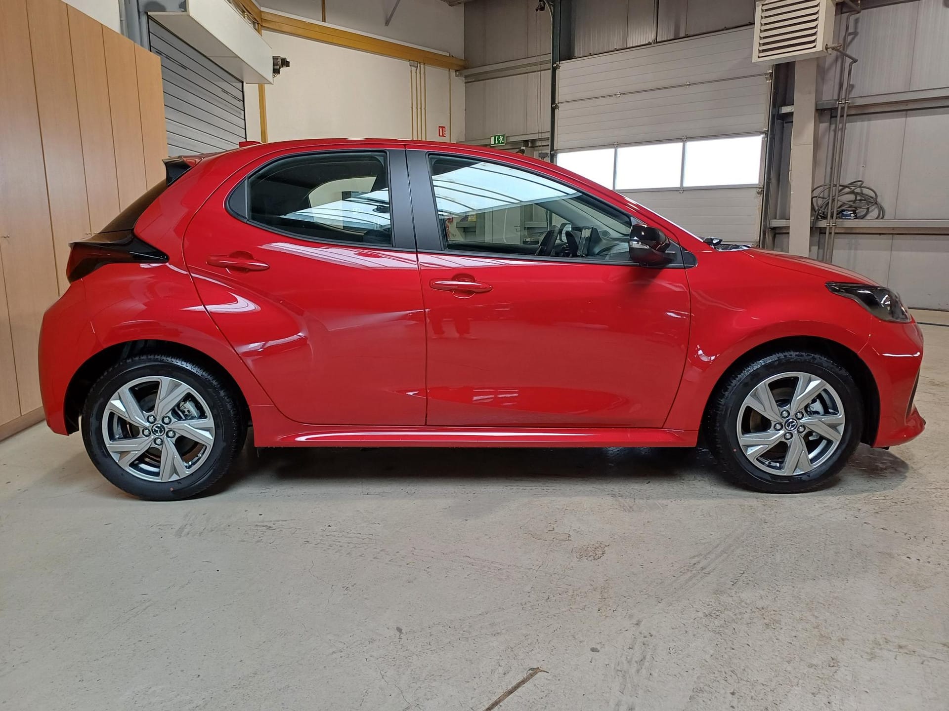 Mazda 2 Hybrid - Photo 1