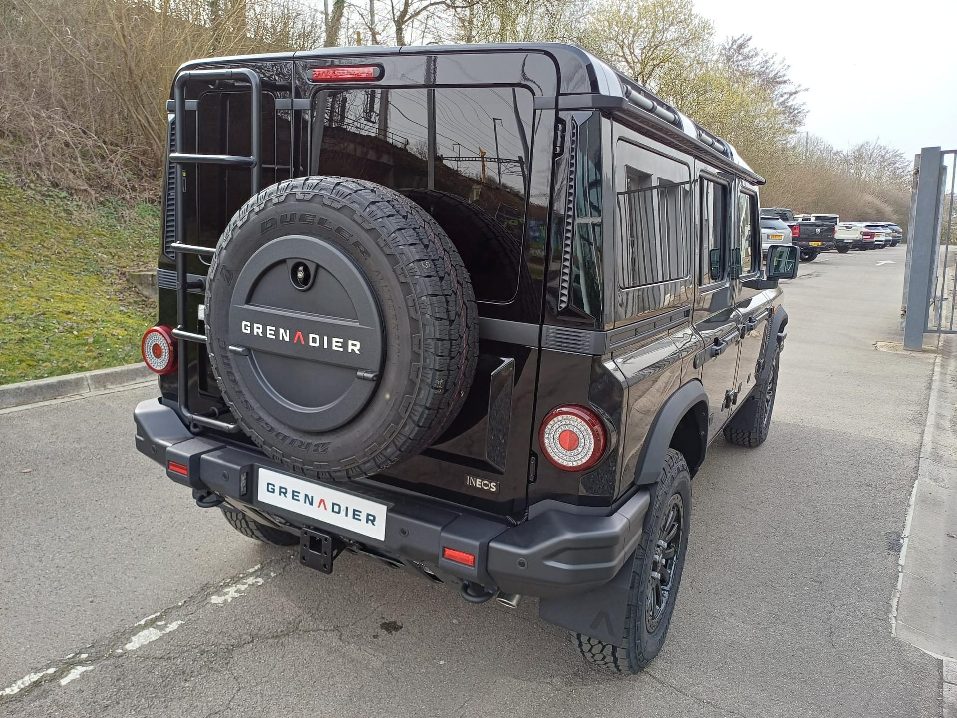 Ineos Grenadier Station Wagon 5 St 3.0L Turbo Petrol BLACK EDITION - Photo 3