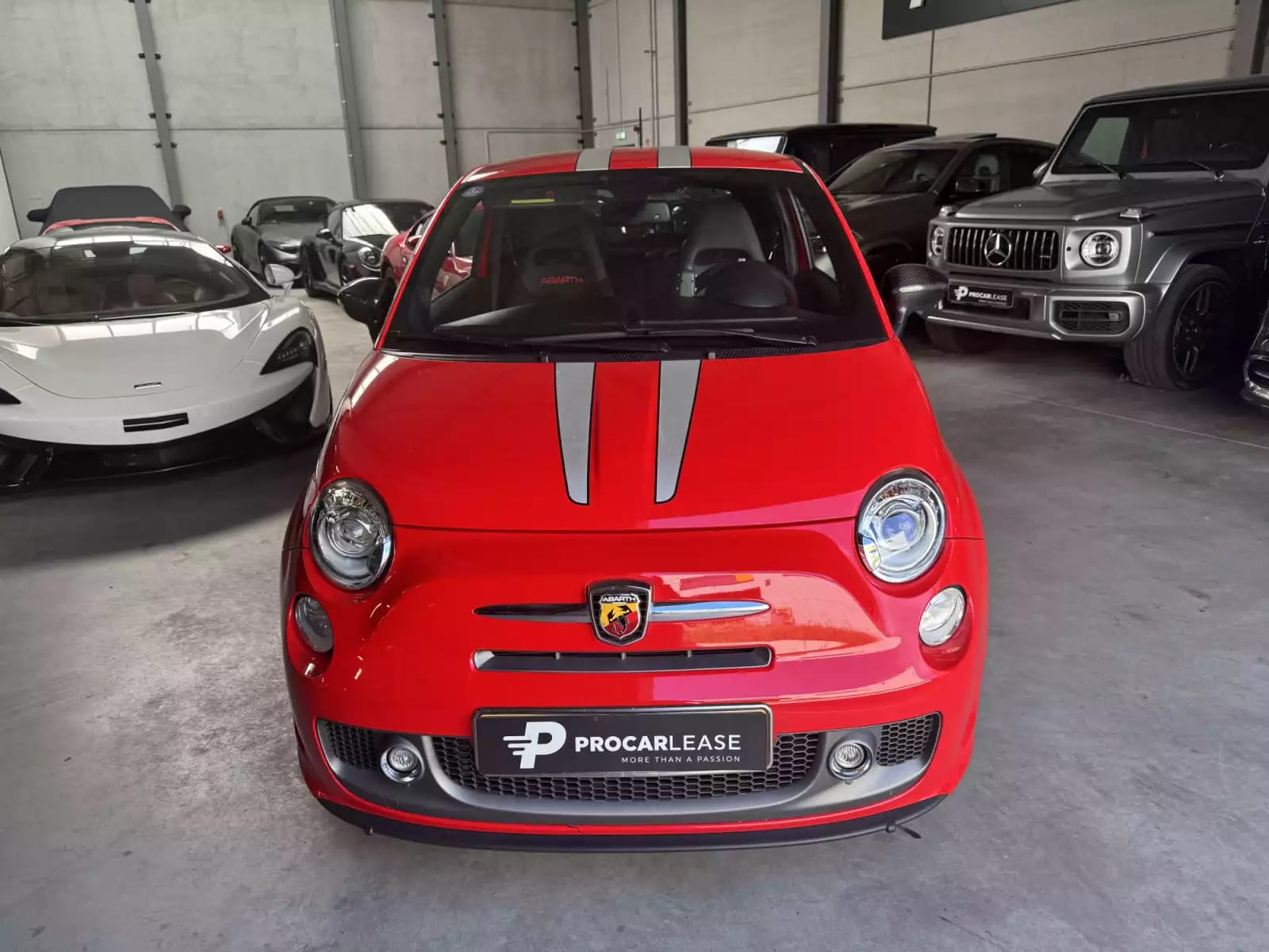 Abarth 695 TRIBUTO FERRARI /CARBON/N°1056/1199 - Photo 1