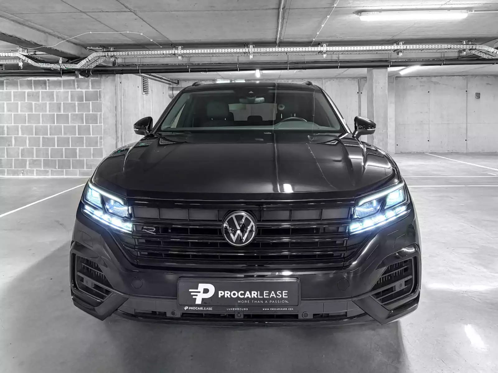 Volkswagen Touareg R 4Motion eHybrid/ ERGO CONFORT/VIRTUAL/PANORAMA - Photo 1