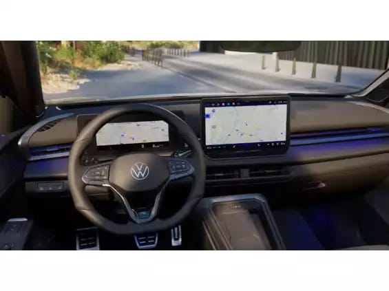 Volkswagen T-Roc T-Roc R-Line 1.5 eTSI (150 CV)/PANO/AHK/360°/VOLL - Photo 3