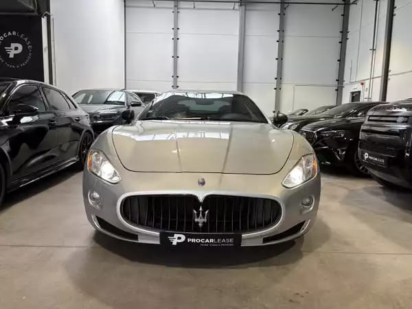 Maserati GranTurismo MASERATI GRANTURISMO 4.2 V8 405 CV/GPS/CUIR/Xénon/ - Photo 2