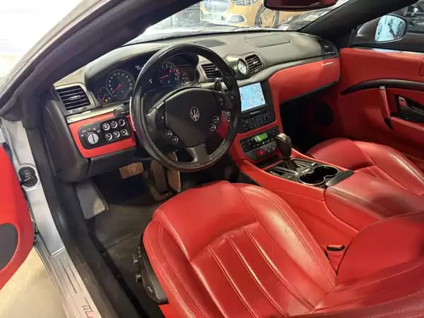 Maserati GranTurismo MASERATI GRANTURISMO 4.2 V8 405 CV/GPS/CUIR/Xénon/ - Photo 3