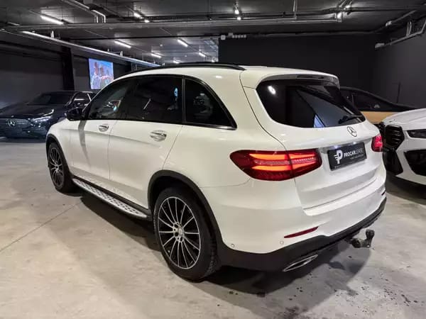 Mercedes-Benz GLC 250 250 d AMG 4Matic/PANO/360°/LED/20/AHK/BURMESTER - Photo 2
