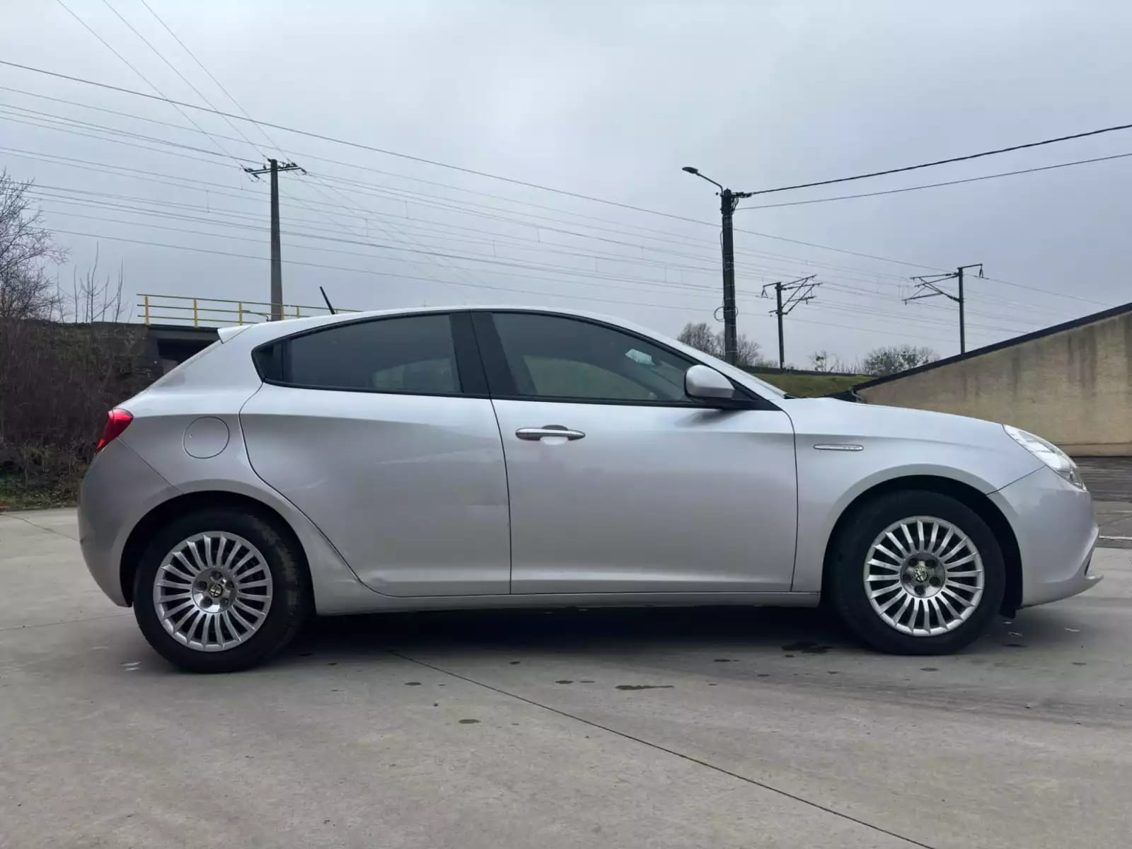 Alfa Romeo Giulietta 1.6 JTD-M 105 Distinctive - Photo 1