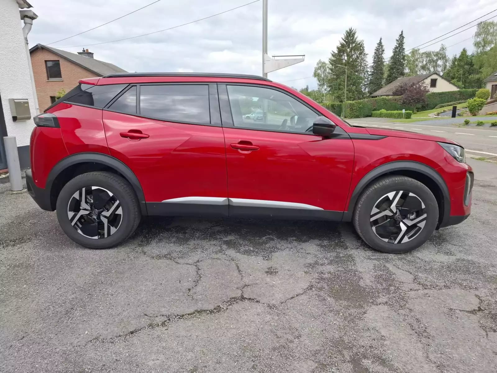 Peugeot 2008 1.2 Hybrid 145 Allure e-DCS6 - Photo 1