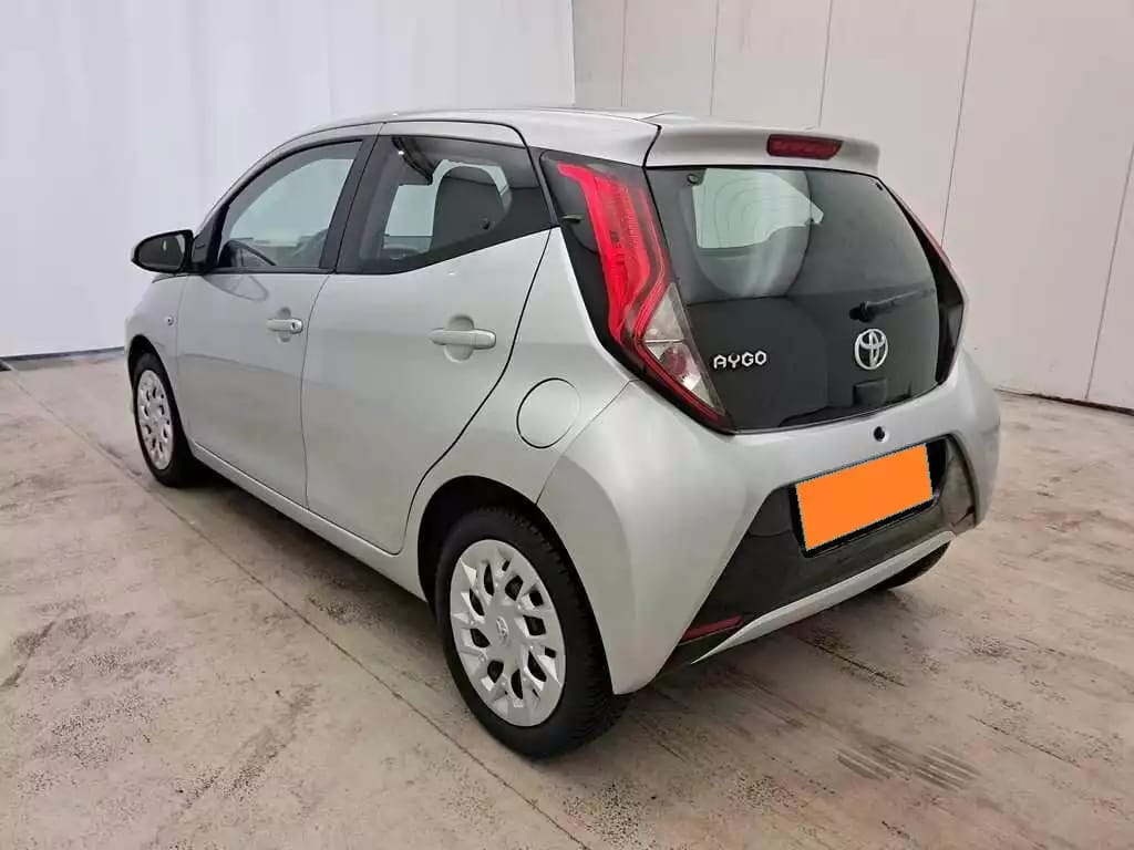 Toyota Aygo 1.0 VVT-i X-Play - Photo 1