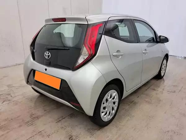 Toyota Aygo 1.0 VVT-i X-Play - Photo 2