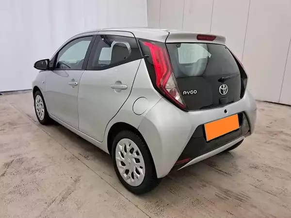 Toyota Aygo 1.0 VVT-i X-Play - Photo 2
