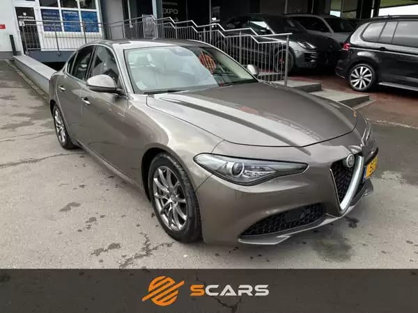 Alfa Romeo Giulia 2.0 Super 200cv AT8 - Photo 2