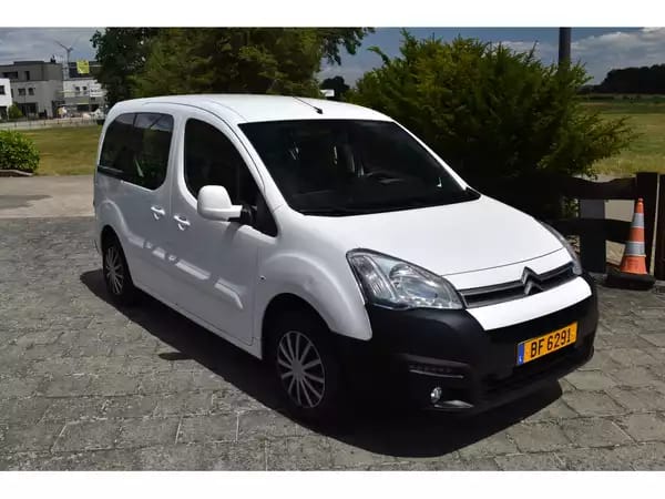 Citroën Berlingo 1,6 HDi Airco 5 places - Photo 2