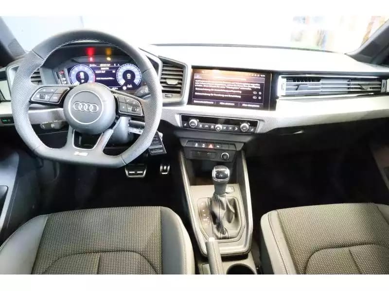 Audi A1 Advanced - Photo 1