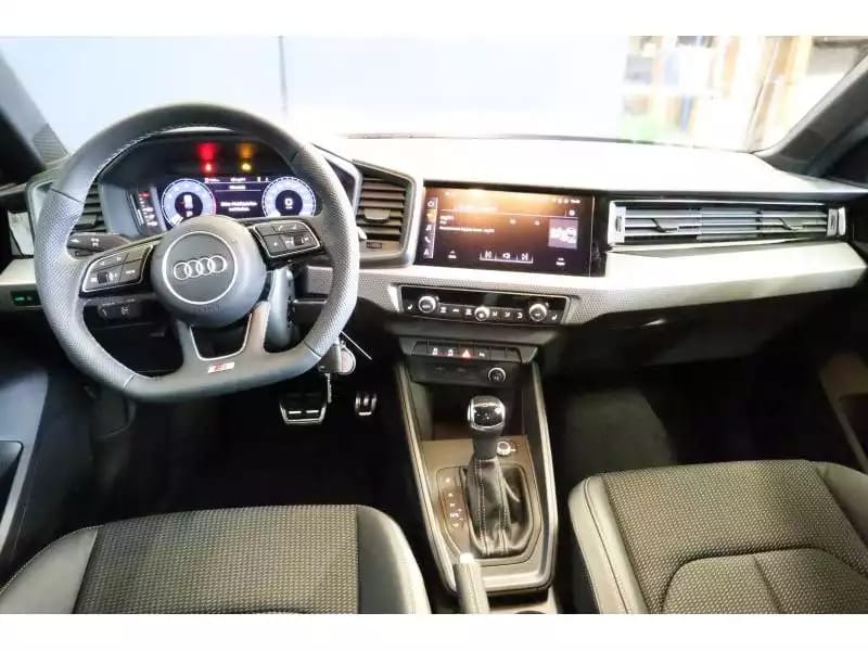 Audi A1 Advanced - Photo 1