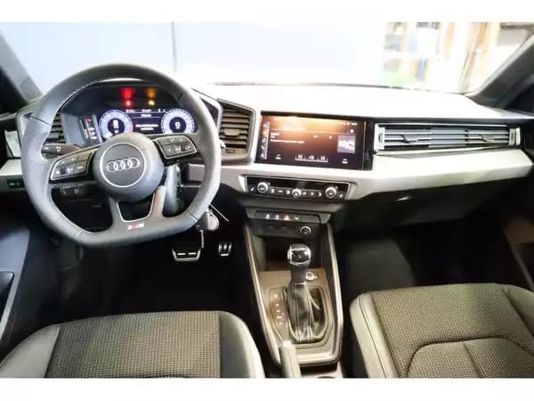 Audi A1 Advanced - Photo 2