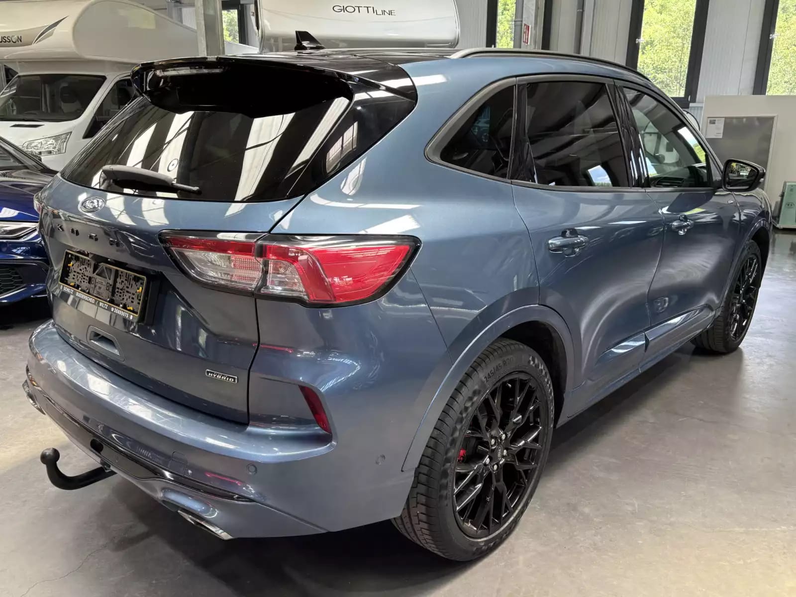 Ford Kuga 2.5 ST-LINE Plug-In - Photo 1