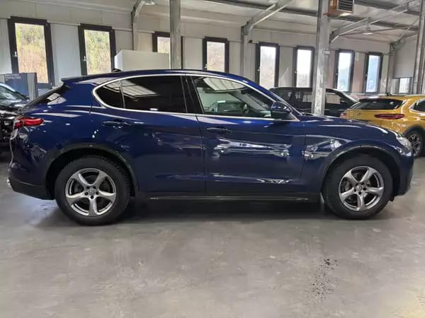 Alfa Romeo Stelvio Q4 2.0 SUPER - Photo 2