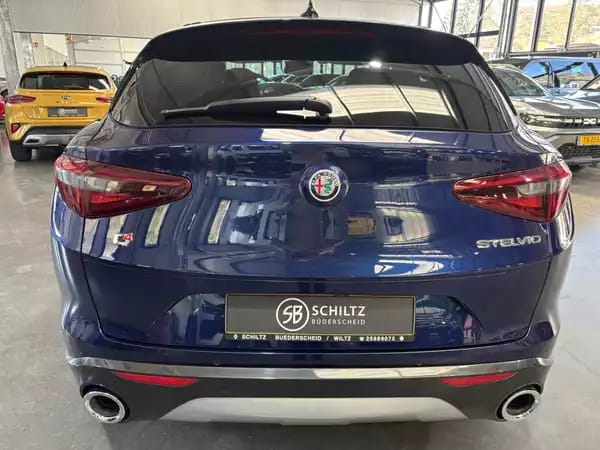 Alfa Romeo Stelvio Q4 2.0 SUPER - Photo 3