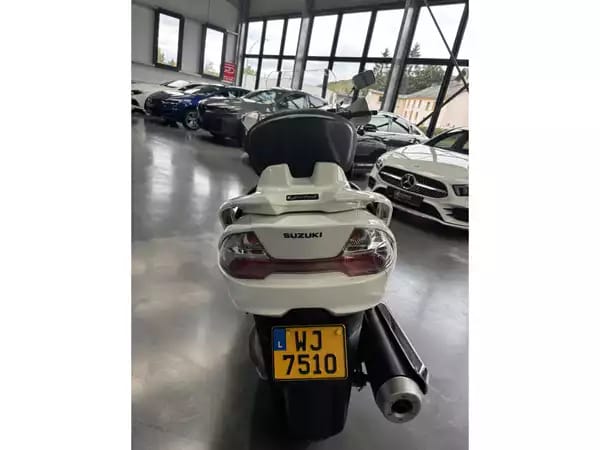 Suzuki Burgman 400 - Photo 3