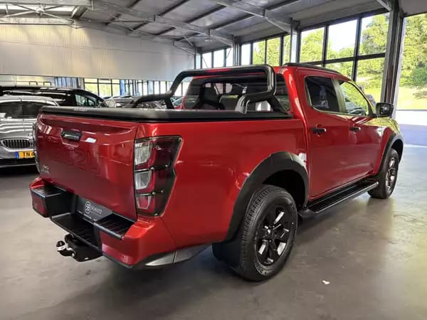 Isuzu D-Max Double Cab 1.9 V-Cross 163HP - Photo 2