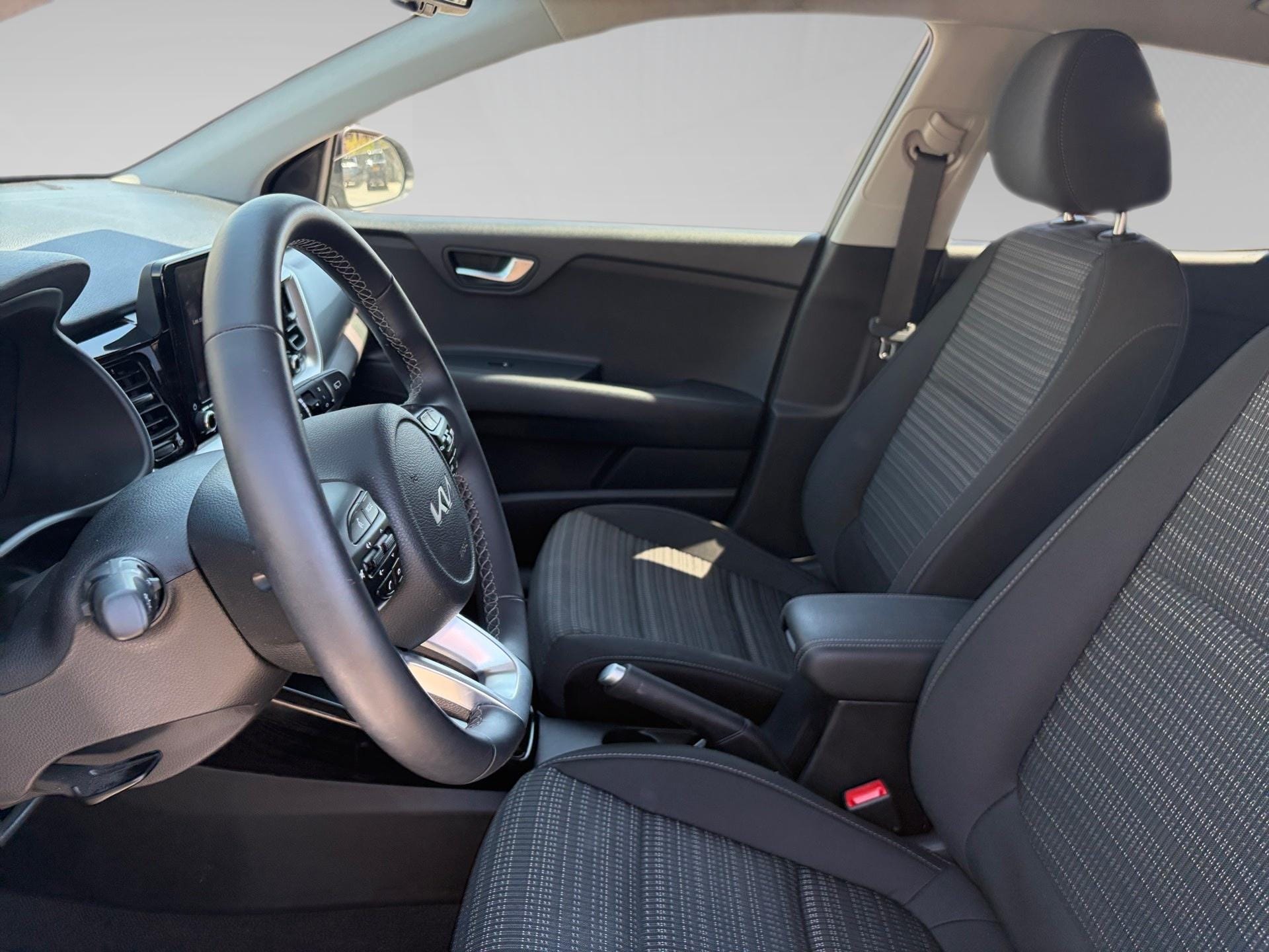 Kia Stonic 1.0 T 100 Pure DCT - Photo 3