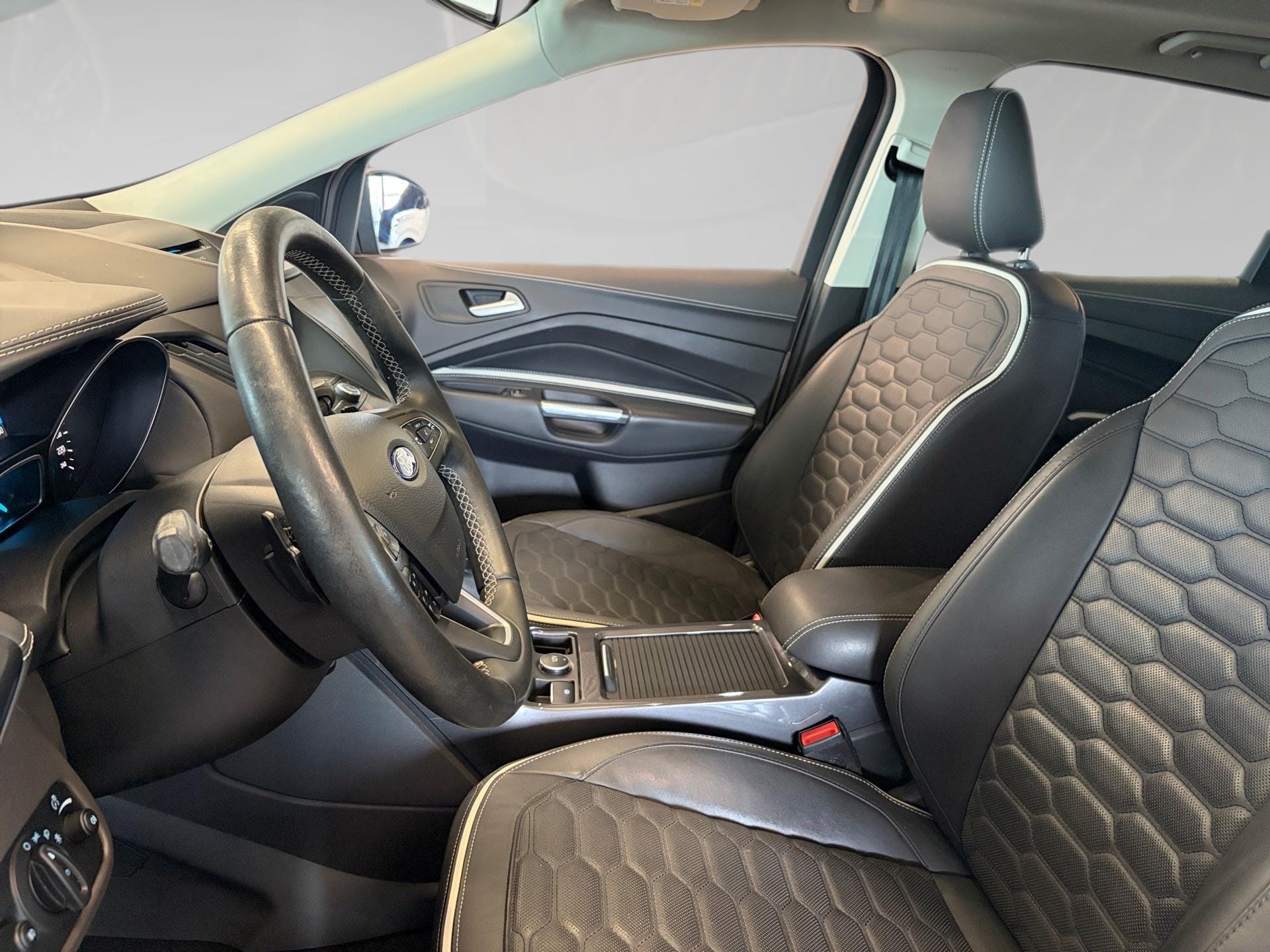 Ford Kuga 1.5i EcoB. 4x4 134kW Aut. Vignale - Photo 3