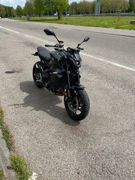 Yamaha MT-09 - Photo 2