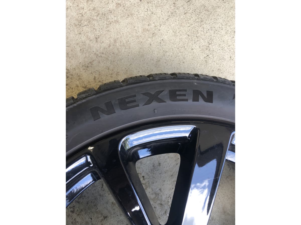 Jantes alu + Pneus hiver 18 215/45 R18 93W - Photo 1