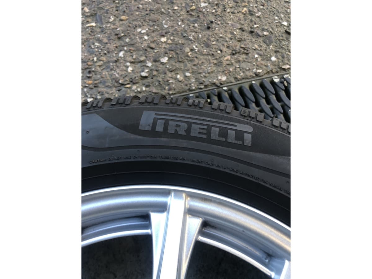 Jantes alu + Pneus hiver 16 205/60 R16 96H - Photo 1