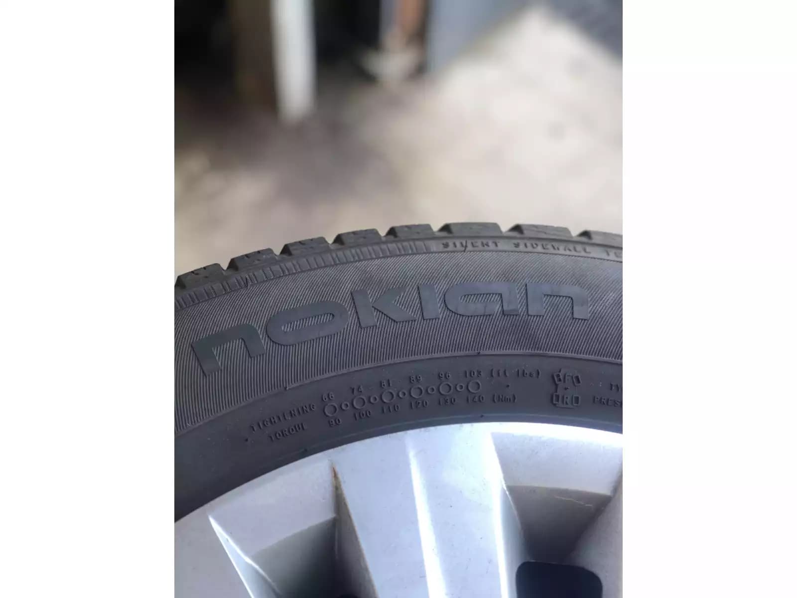 Jantes acier + Pneus hiver 15 195/65 R15 91T - Photo 1