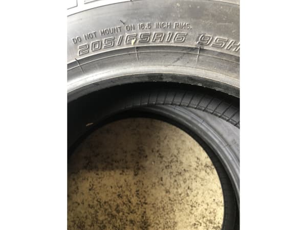 Pneus été 16 205/65 R16 95H - Photo 2