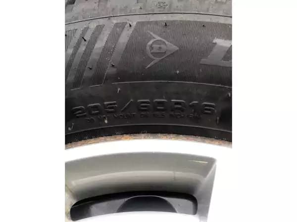 Jantes acier + Pneus hiver 16 205/60 R16 92H - Photo 3