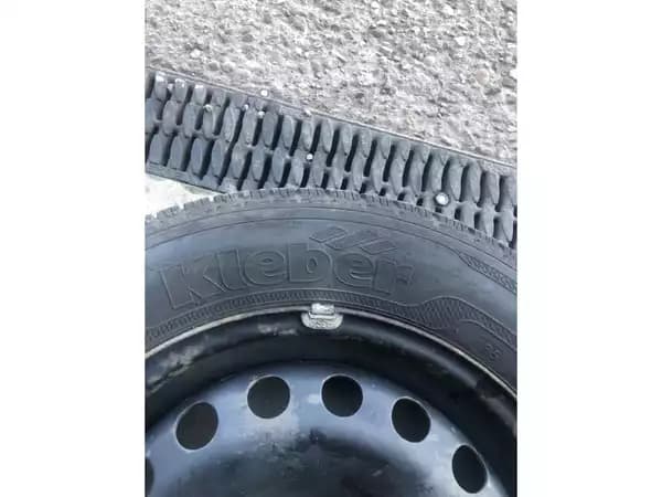 Jantes acier + Pneus hiver 14 165/70 R14 81T - Photo 2