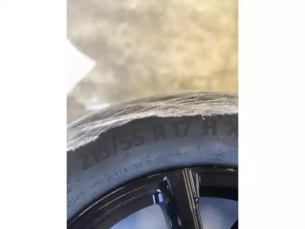 Jantes alu + Pneus hiver 17 215/55 R17 98H - Photo 2