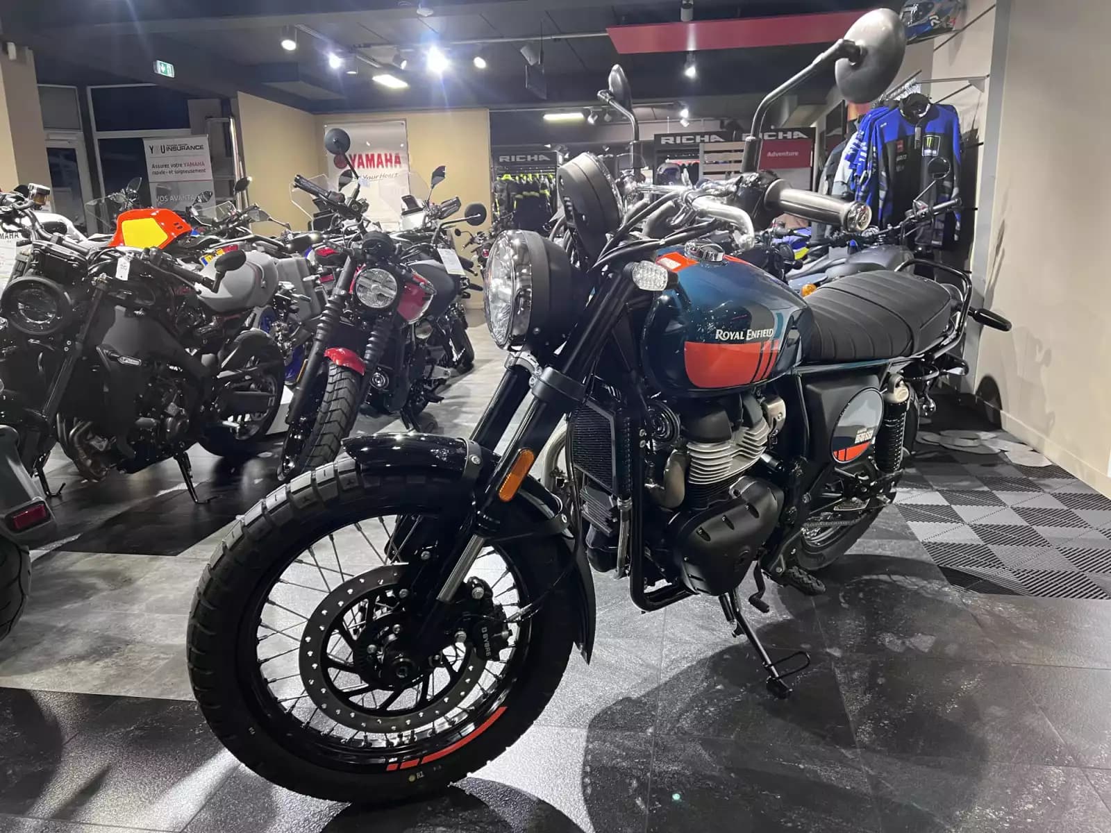 Royal Enfield Bear 650 Petrol Green - Photo 1
