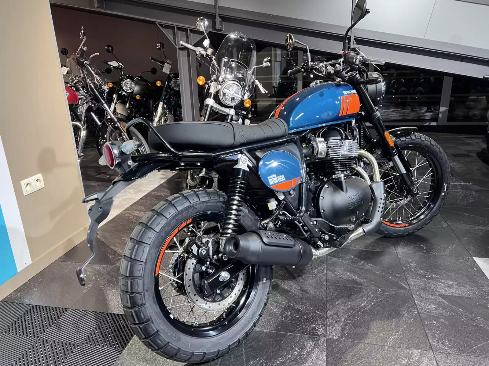 Royal Enfield Bear 650 Petrol Green - Photo 1