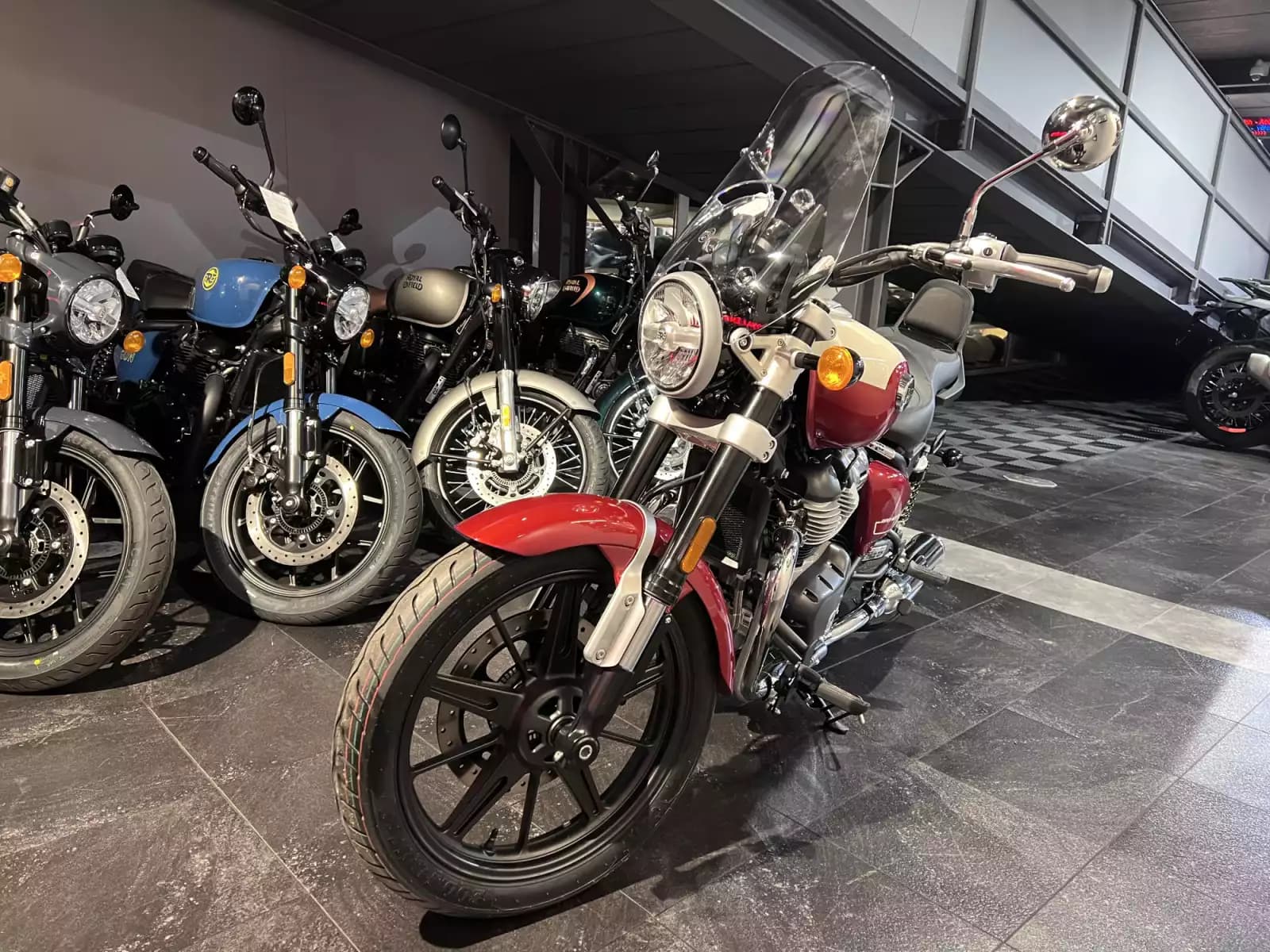 Royal Enfield Super Meteor 650 Rouge Celestial - Photo 1