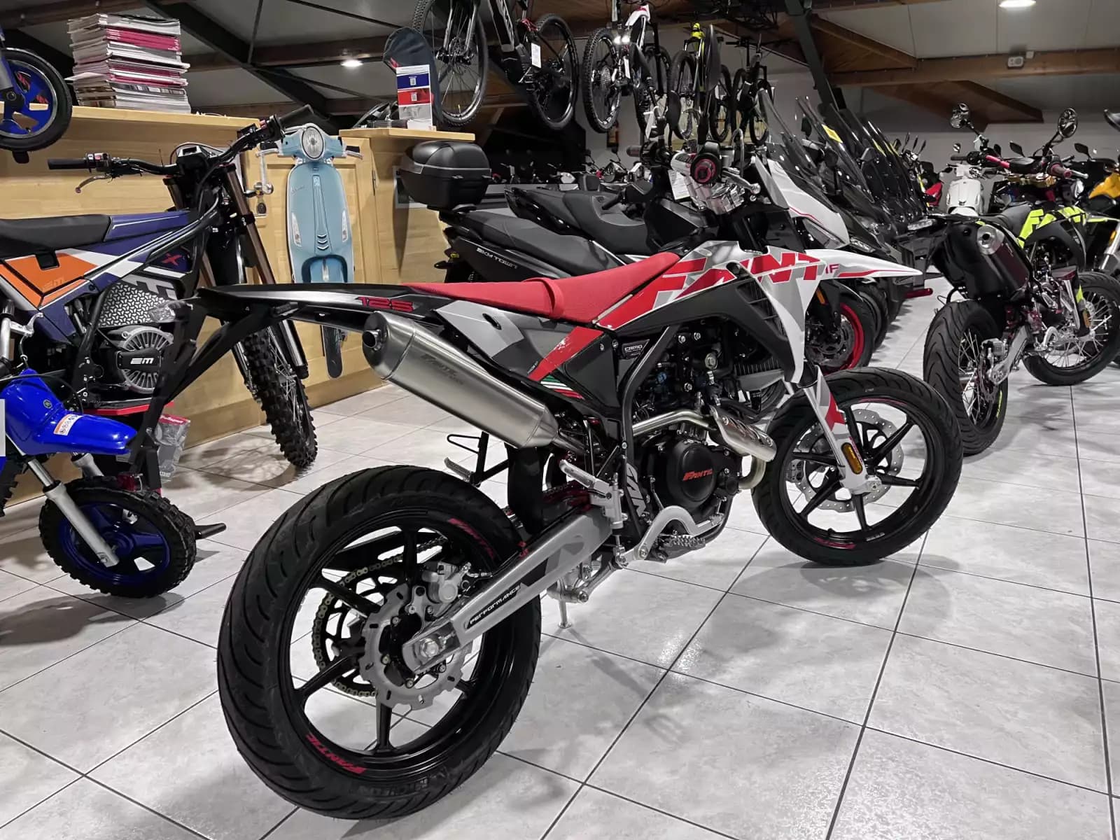 Fantic Motard 125 XMF 4T PERFORMANCE - Photo 1