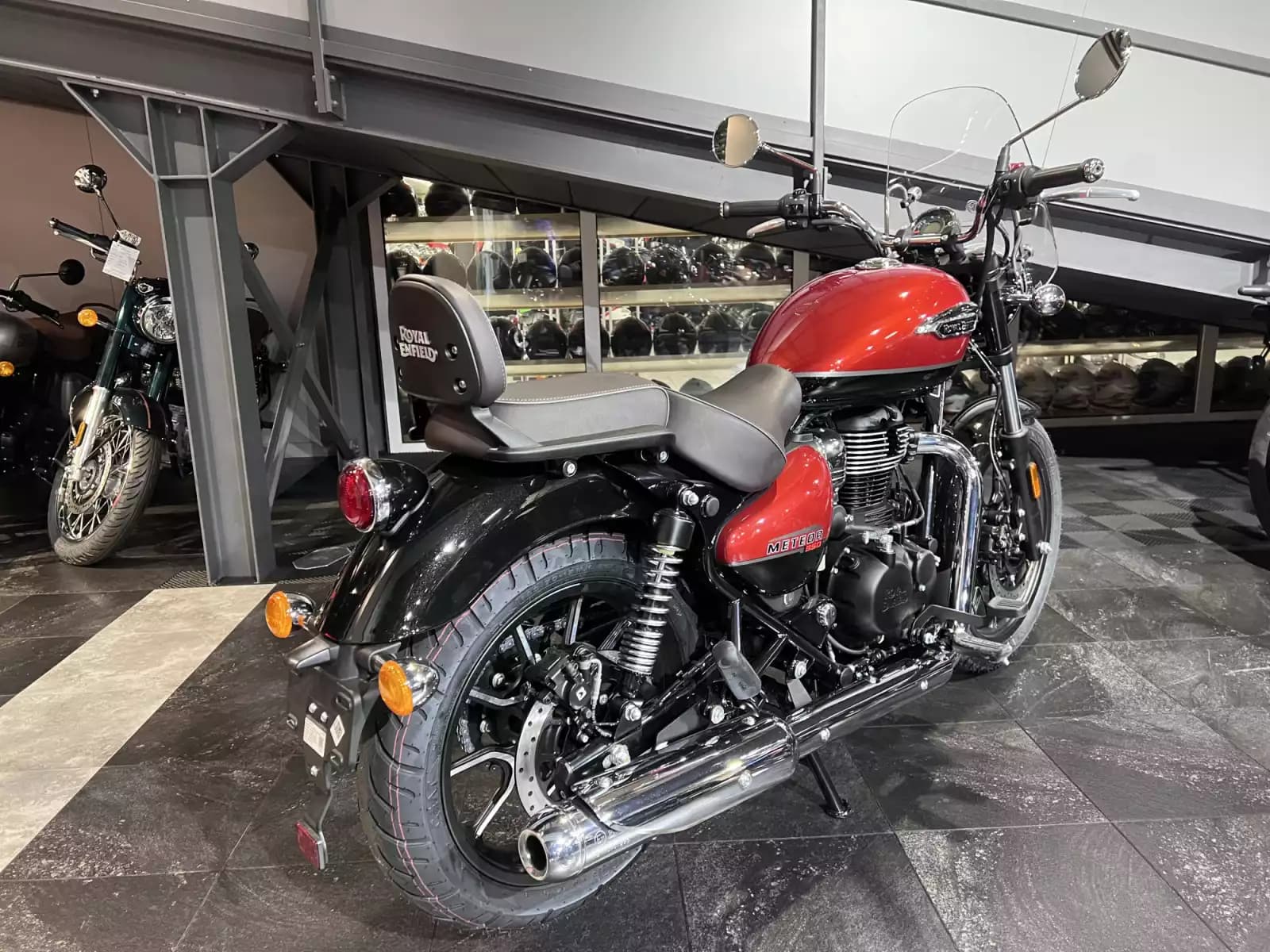Royal Enfield Meteor 350 SUPERNOVA RED - Photo 1