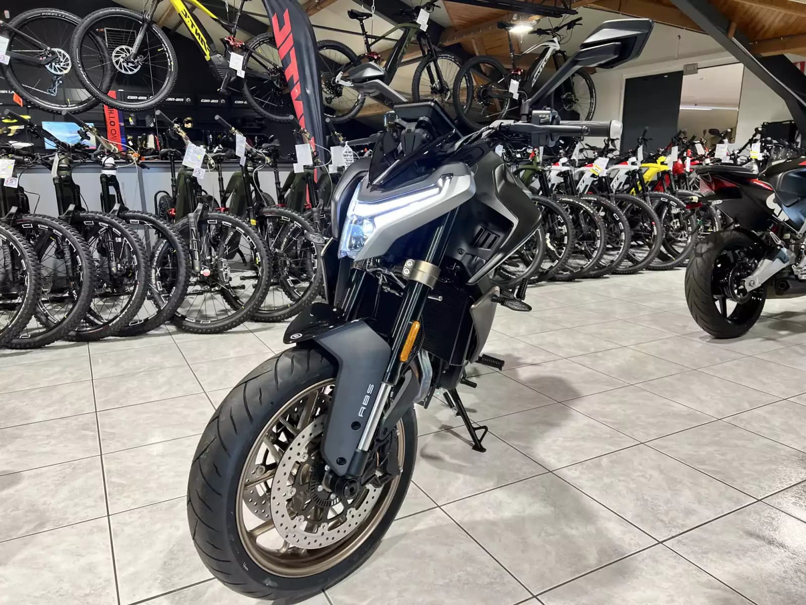 CF Moto 800 NK ADVANCED - Photo 1