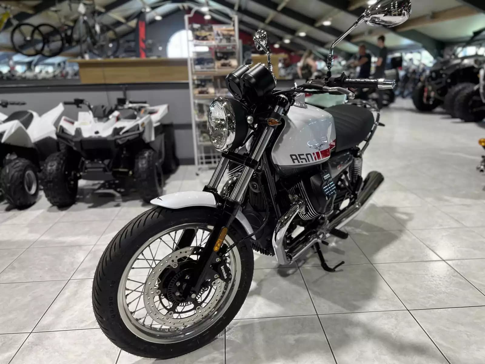 Moto Guzzi V 7 SPECIAL - Photo 1