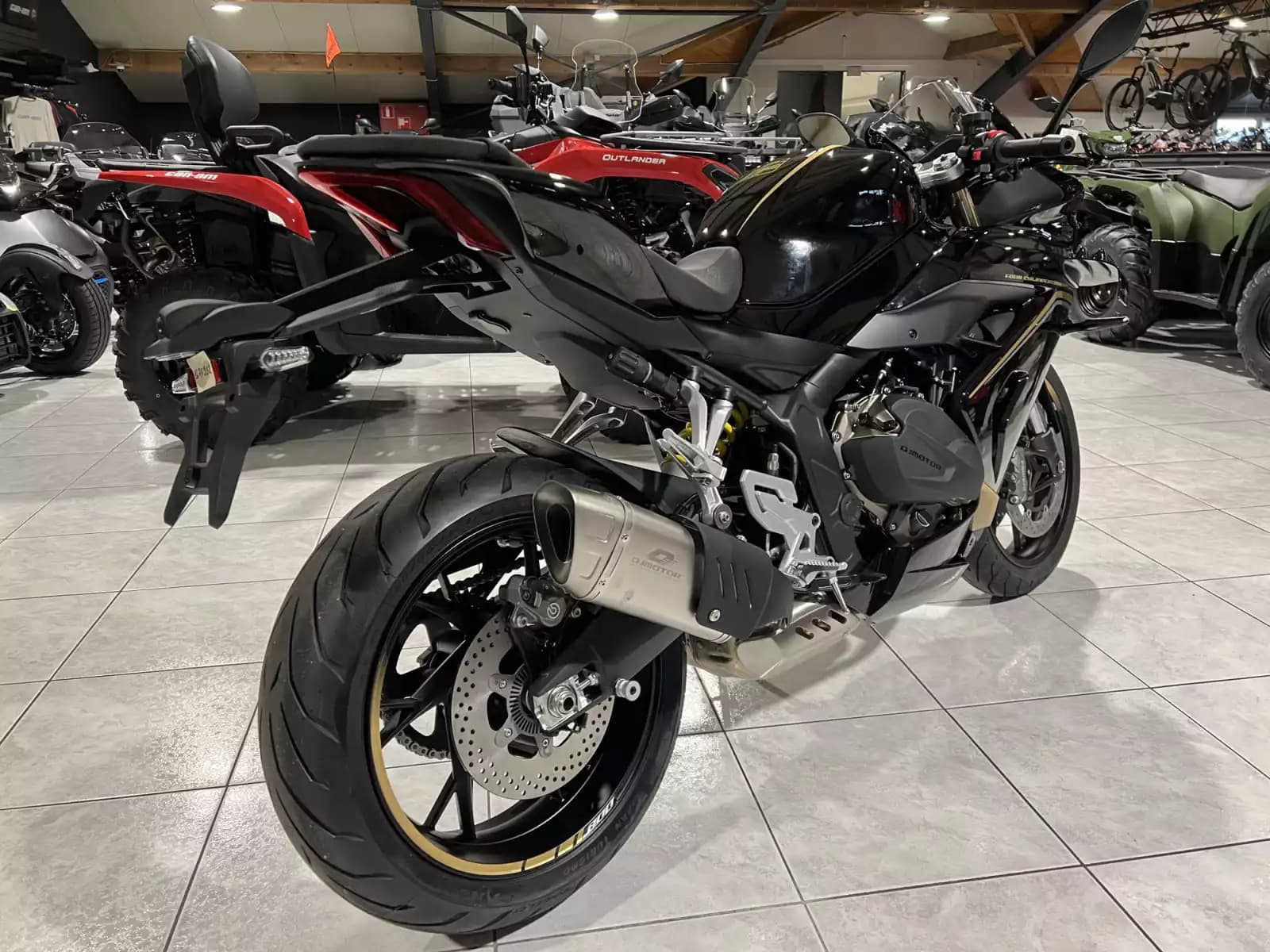 QJ Motor SRK 800 RR - Photo 1