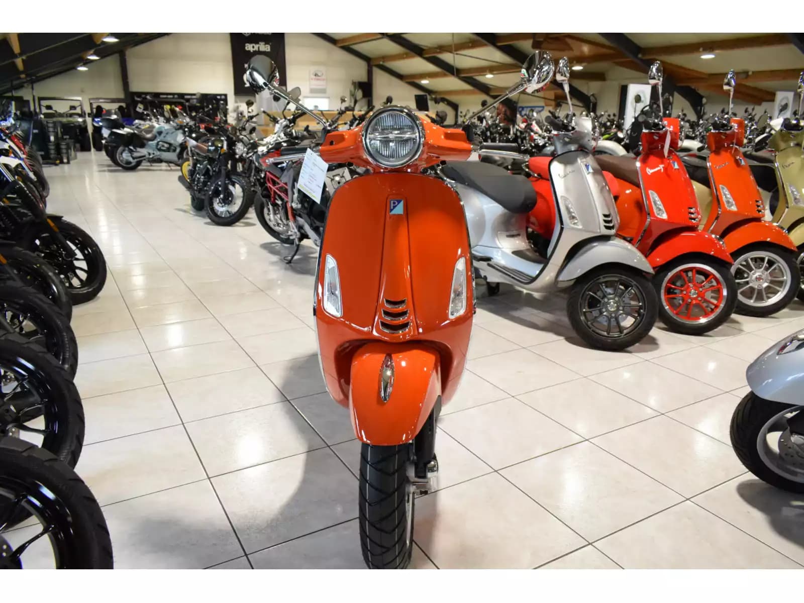 Vespa Primavera 50 ORANGE PASTEL - Photo 1