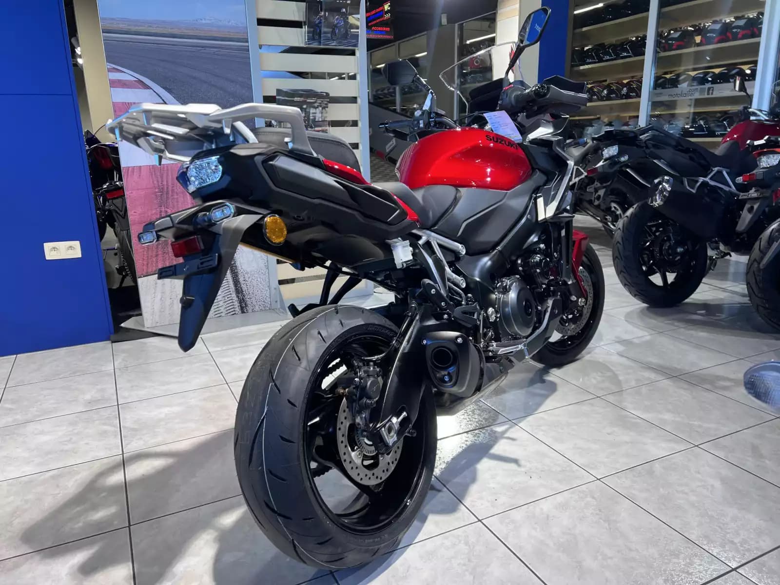 Suzuki GSX-S 1000GX - Photo 1