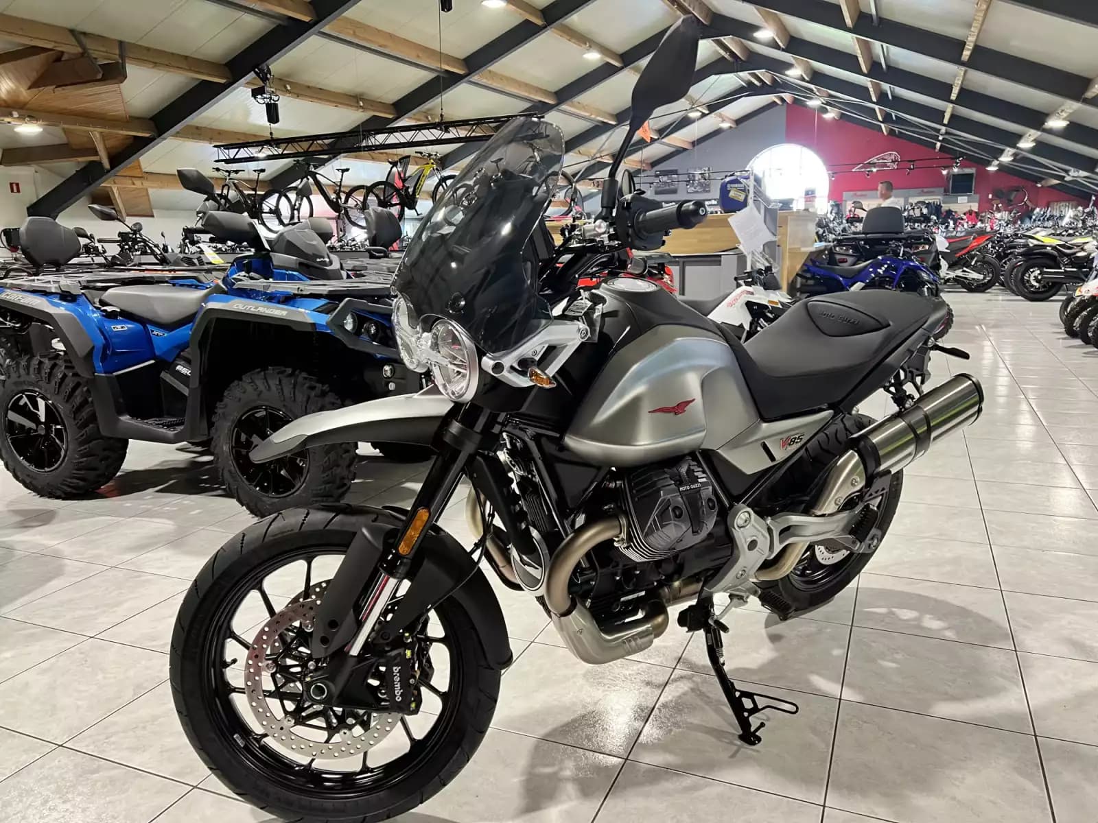 Moto Guzzi V 85 TT Strada - Photo 1