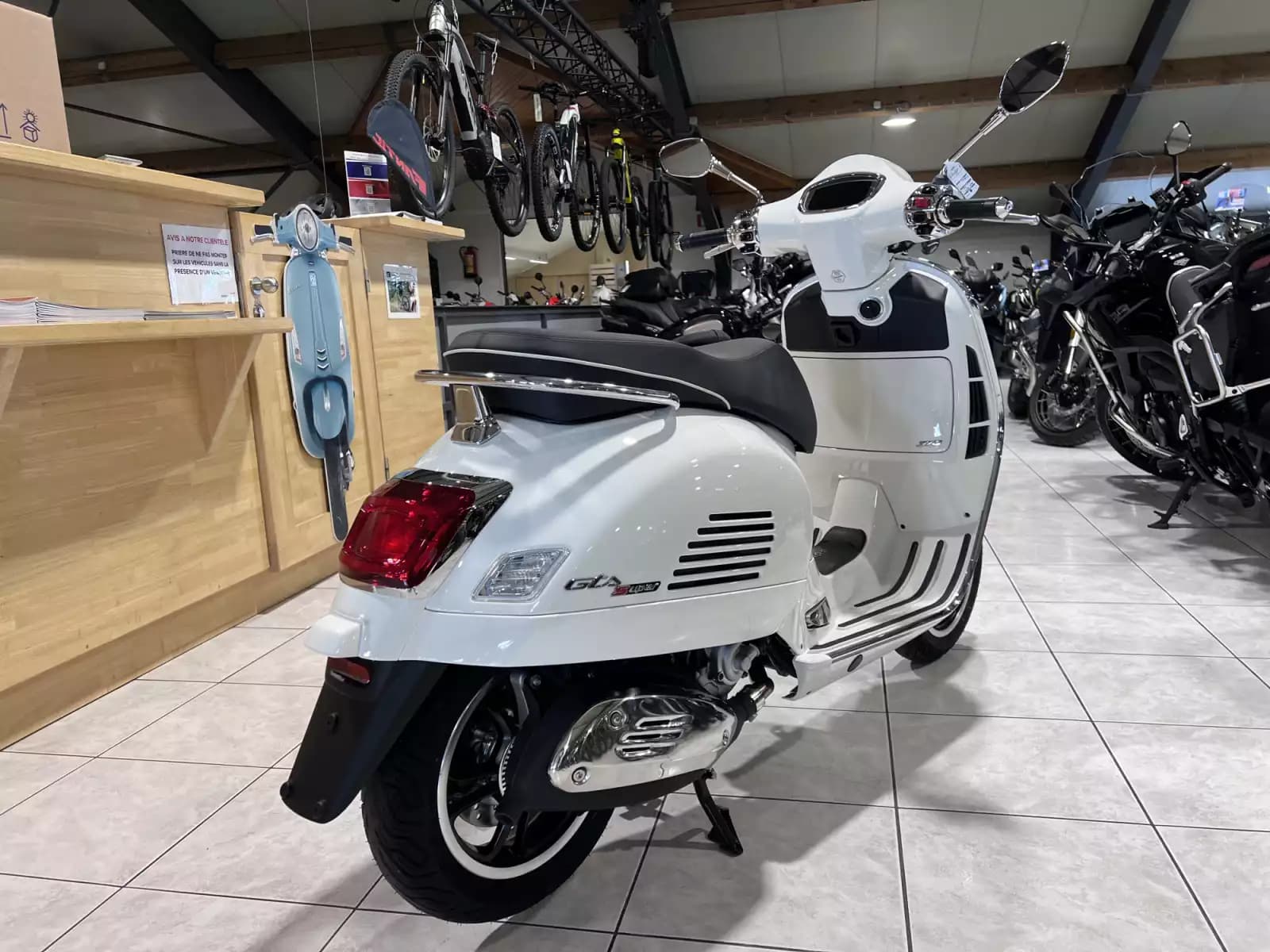 Vespa GTS Super Sport 310 - Photo 1