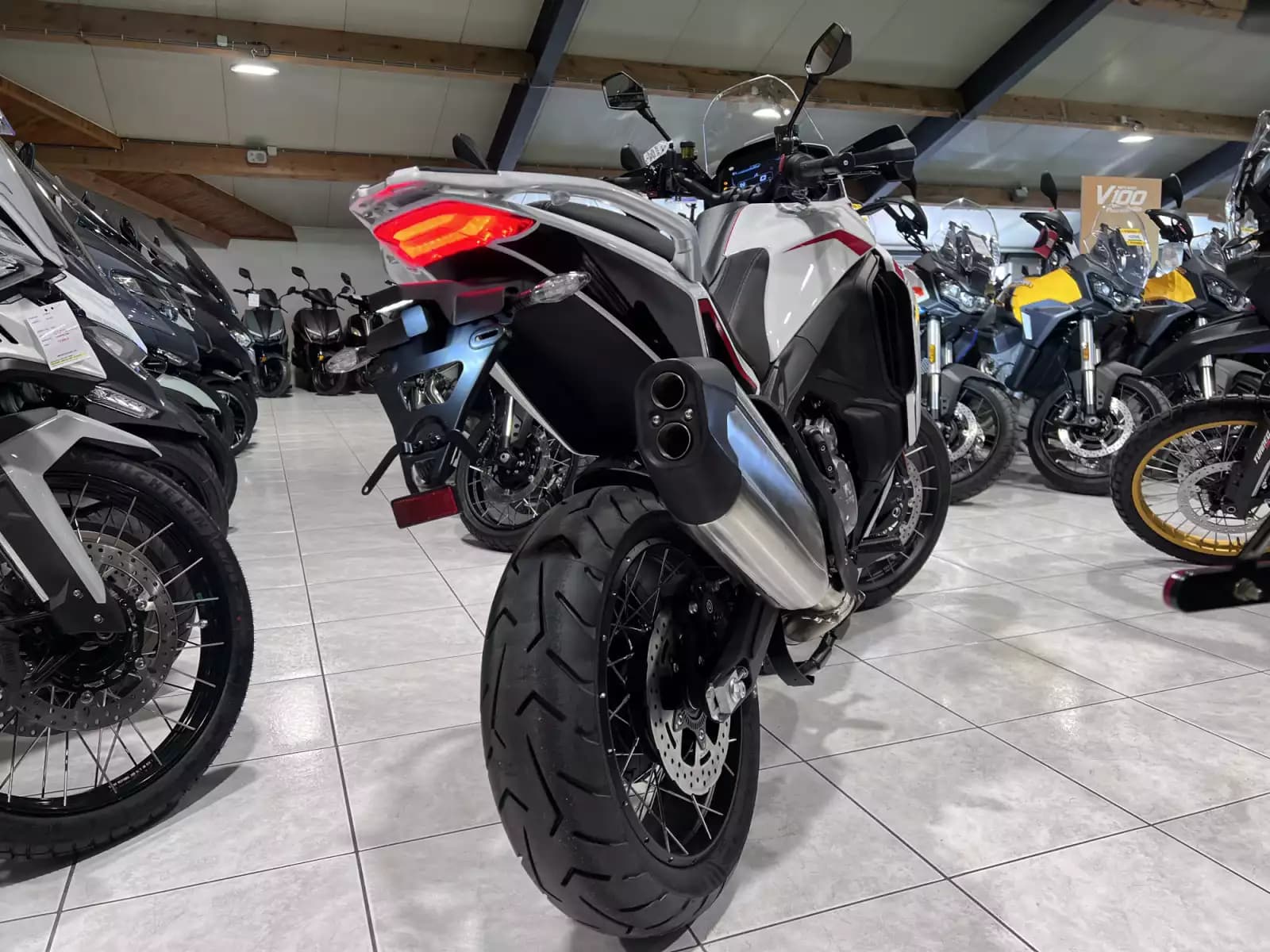 Moto Morini X-Cape 1200 - Photo 1