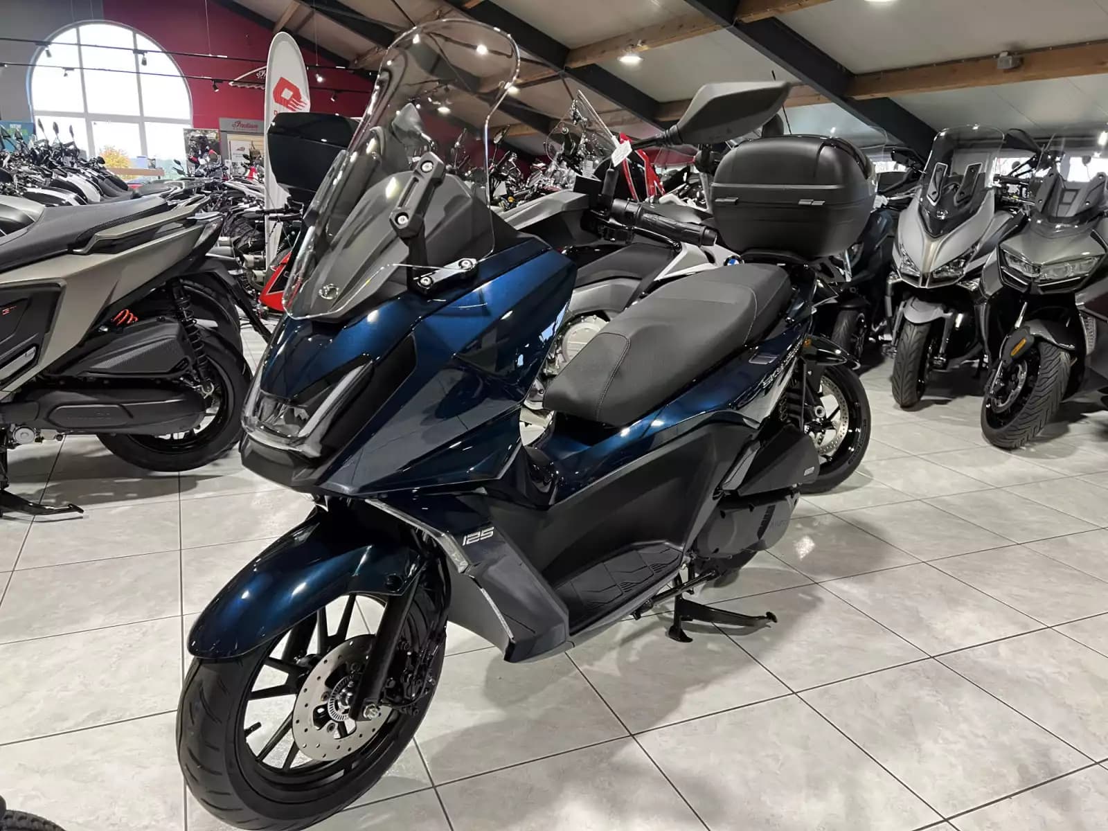 Kymco Skytown 125 - Photo 1