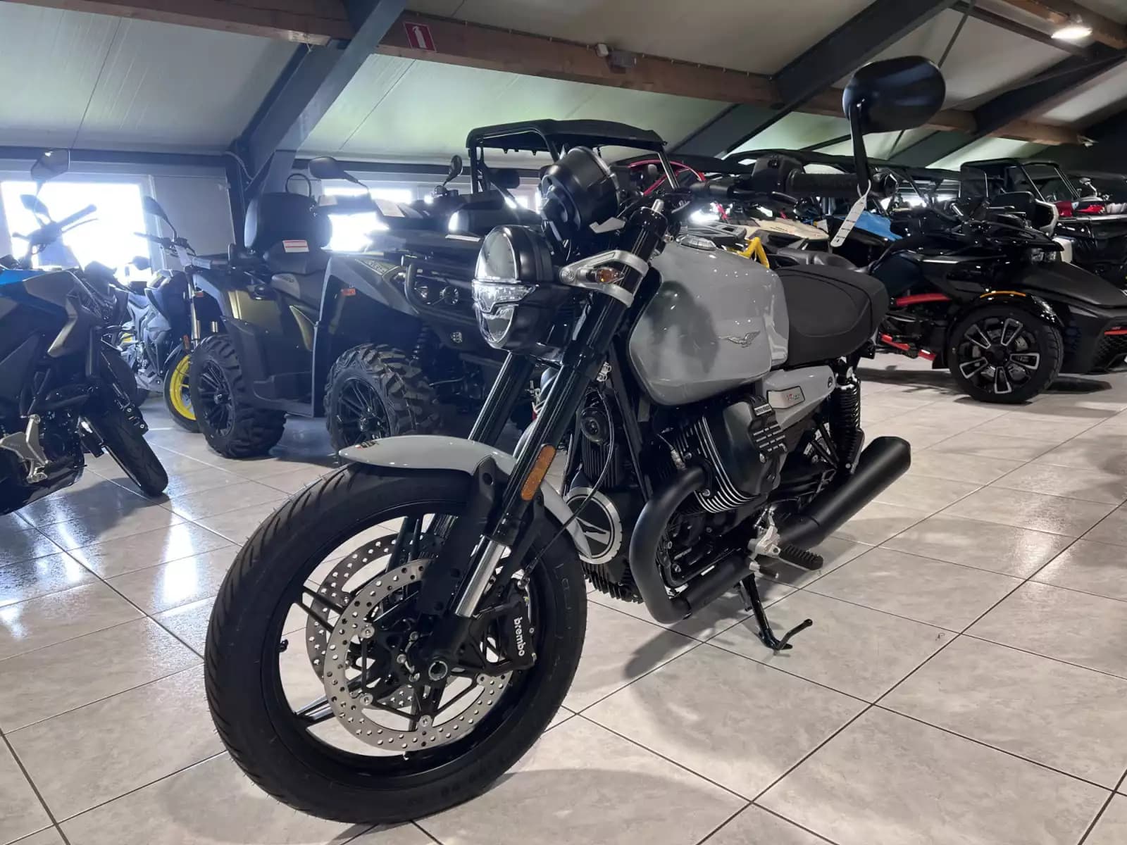 Moto Guzzi V 7 SPORT - Photo 1